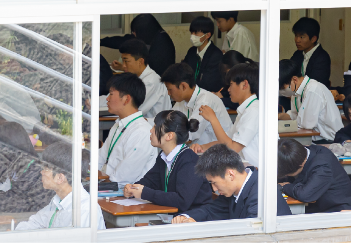 学校概要の詳細はこちらをクリック