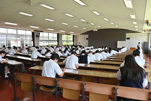 ６年生は今日から前期定期試験です