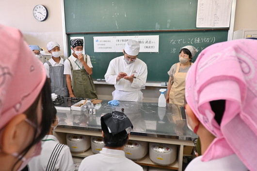 「2年生和菓子作り体験教室」