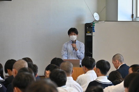 考える力を育む　刑法講義と模擬裁判への一歩