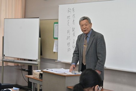 野口芳宏先生を迎えて ― 中学校特別授業